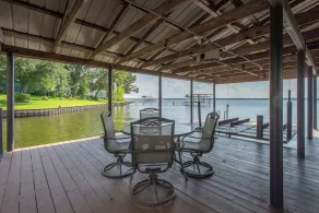 2 Free Kayaks! Gorgeous Home with Great Lakefront Outdoor Space - Image 4