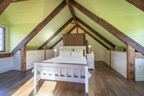 Stunning cottage on beautiful farm close to beaches and cafes - Image 2