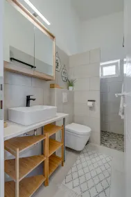 Two bedroom apartment with wonderful sea view - Image 4