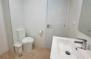 Ref: 200 2 værelses lejlighed med solrig balkon - Image 3