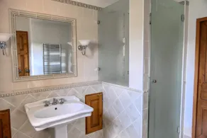 Apartamento vacacional con terraza, jardín e internet de alta velocidad - Image 3