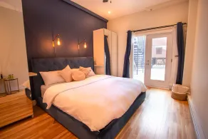 Unique Stays - 3690 St-Denis - Image 3
