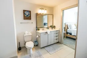 2BR Uptown Furnished Apartment near Truist Fields apts - Image 5