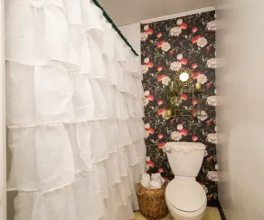 Welcome to A'more on W. Market! 2 beds 1 bath - Image 2