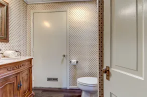 Spacious Carriage House | Private Entrance | Historic & Stylish - Image 5
