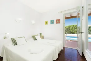Villa Las Rosas by Villa Plus - Image 5