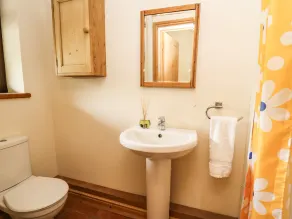 PANT Y RHEDYN, pet friendly, character holiday cottage in Rhayader - Image 4