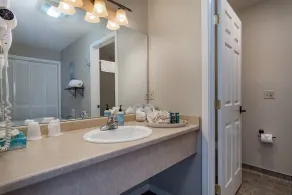 Coupeville Coveland Suite #1 - Image 2