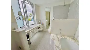 The Abode - 2-3 bedrooms - premium, spacious, light-filled and harbour views - Image 3