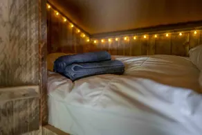 Lower Coombe Royal- Magnolia Lodge with Hot Tub - Image 5