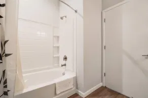 Ideal for Medical Pros | In-unit Laundry & Kitchen | Menlo Park - Image 4