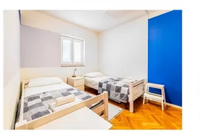 Ema - Cozy Pet-friendly Suite for Two with Parking - Image 5