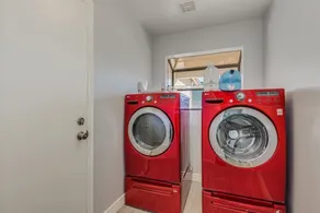 Beautiful remodeled home to enjoy your stay. - Image 2