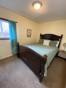 Spacious 2Bdrm walkable to UW, Shopping and More - Image 5