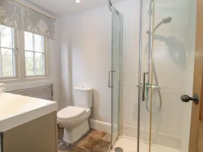 HULLS HOUSE, family friendly, with open fire in Chipping Campden - Image 4