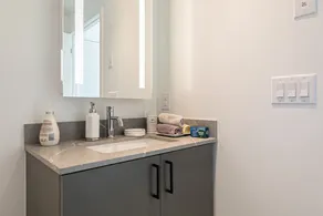 Lakeview Penthouse - Image 3