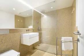 WHome Lisbon Skyline Penthouse Luxury Living View, AC & Elevator - Image 2