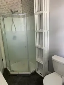 Spacious house, 5 min walk to downtown- cafes, restaurants, and pubs - Image 3
