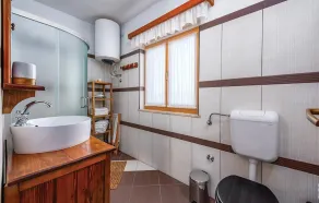 Preciosa casa en Kozljak - Image 3