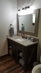 Remodeled Private Waterfront Cottage, Pet Friendly, with dock in Osage Beach! - Image 3