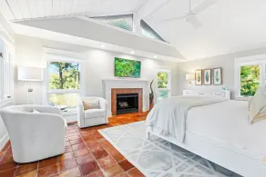 8 Heritage Road: A BESTNEST by Beverly Serral *Private Pool* and fenced yard - Image 5