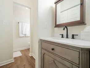 Home Away from Home - Townhome in Heart of Cary - Image 4