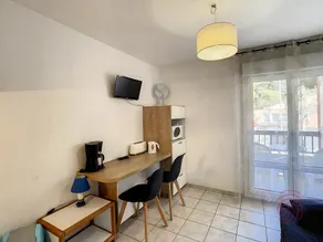 Cozy Studio Near Spa, Pet-Friendly, WiFi, Balcony, and Free Parking - Image 3