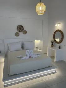 Wonderful Santorini Villa | 2 Bedroom | Dream Villa Tria | Stunning Sea Views - Image 5