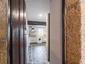 Charming historical house, pets allowed, private parking - Image 2