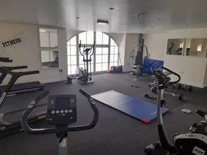 Former showhome with indoor pool & gym - Image 2