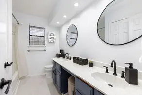 Timeless-Texas-Inn • Heated Pool Oasis • LUX Vibe - Image 4