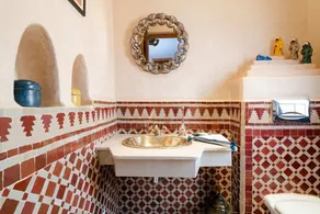 Set beside an olive grove the poolside villa is 12 mn away from Marrakech by car - Image 2