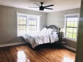 Quiet Farmhouse surrounded by 50 acres  - Image 5