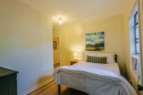 \"Clementine at The 403\" Historic District Apartment Walkable to Downtown - Image 4