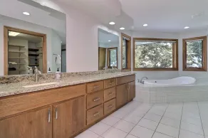 Private waterfront lake, sand beach, bar that seats 12, game room, - Image 2