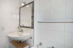 Appartamento 'Geräumige Schöne Ferienwohnung' con terrazza privata, balcone e Wi-Fi - Image 4