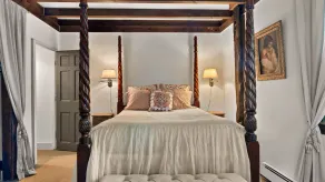 Private apartment in beautiful country barn - Image 4