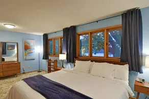 The Hill House at Turtle Lake - Image 4