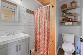 Cozy Lake Front Cabin - Image 2