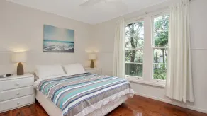 Beach Shack - Image 5