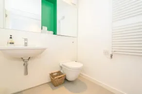 Leeds - Sleeps 4 - Free Parking - Image 2