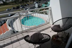 Luxe Unit with 160 degree ocean and beach views - Image 2