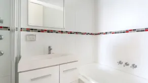 Harbourside Unit 2 7 Soldiers Point Road - Image 2