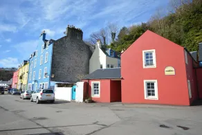 Buzzard Apartment located on Tobermory High Street - Image 5