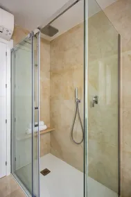 Beutiful & rymlig 3Bd Apartm i Prime läge. Du samlat. - Image 2