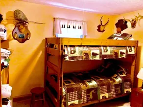 Workman's Wildlife Haven, Secluded country setting vacation cabin - Image 5