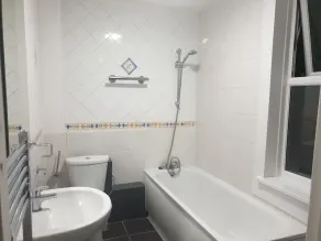 Barnet Luxury Apartment can sleep 4 people just few mins away from Station - Image 2
