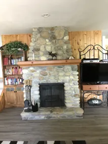 Secluded waterfront with private deep water dock. 5 miles from Sandpoint WiFi - Image 3
