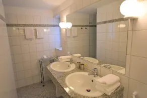 Friesenhof App. 05 - Friesenhof - Image 2