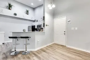 2 Br 2 Bath Waterfront Apt Walking To Beach - Image 5